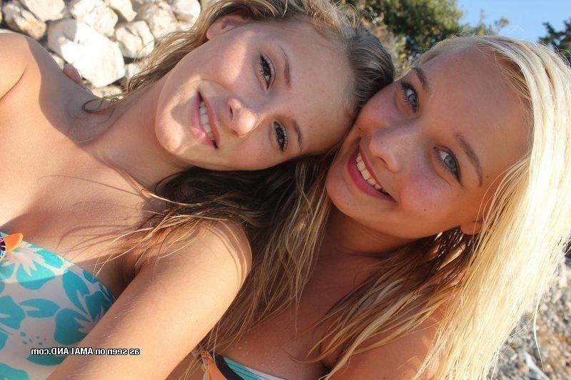14P Collection of sexy non-nude babes posing for the cam