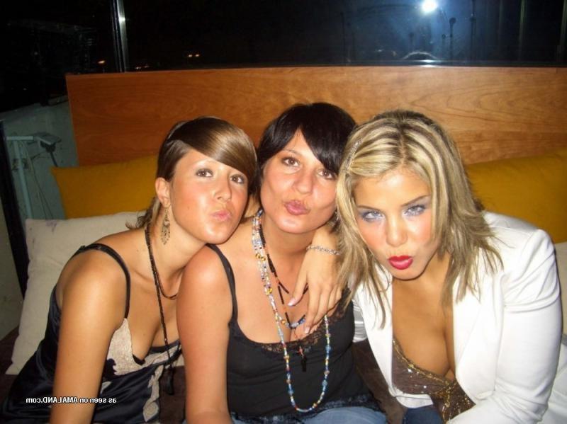 14P Collection of sexy non-nude babes posing for the cam