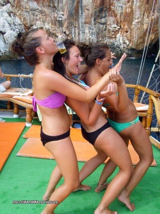 14P Collection of sexy non-nude babes posing for the cam