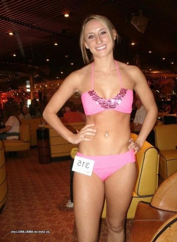 10P Gallery of amateur non-nude girlfriends posing on cam