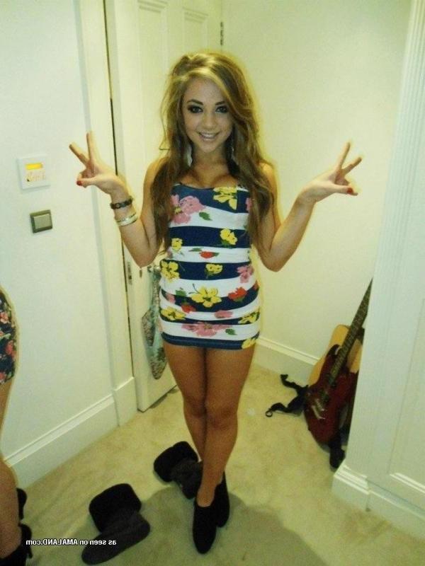 10P Gallery of amateur non-nude girlfriends posing on cam