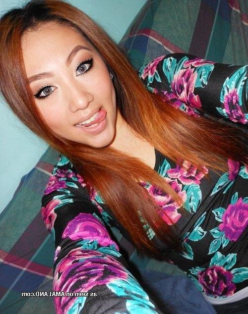 10P Collection of non-nude girlfriends posing sexy for the cam