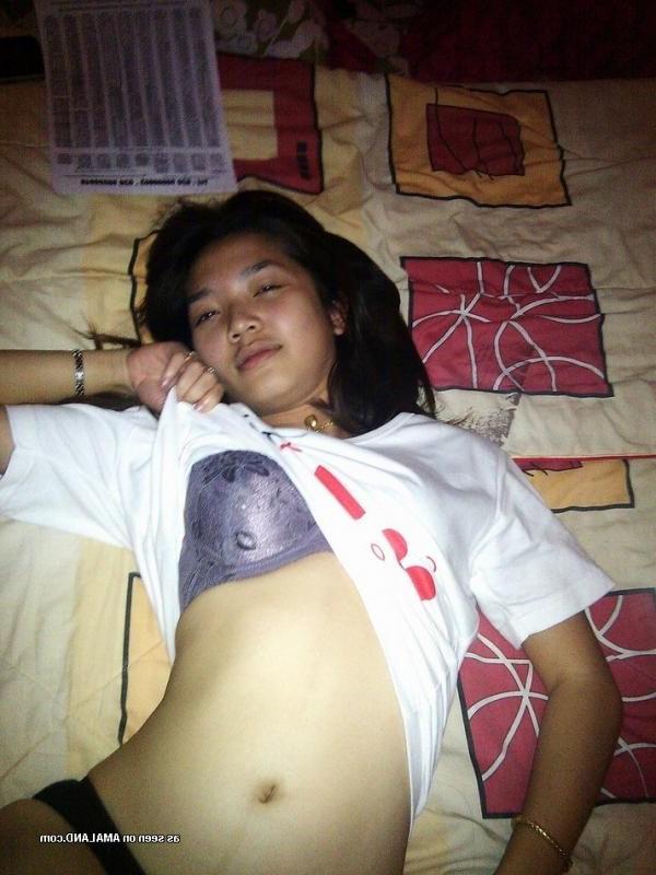 10P Collection of non-nude girlfriends posing sexy for the cam