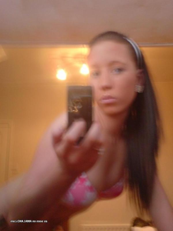 14P Collection of a kinky non-nude chick camwhoring at home