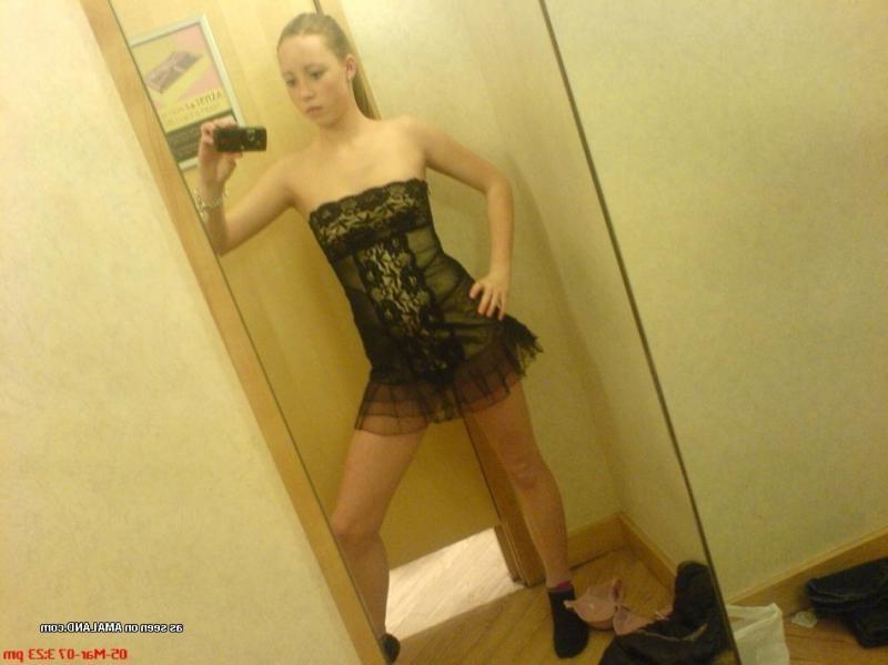 14P Collection of a kinky non-nude chick camwhoring at home