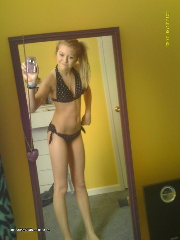 10P Blonde teen chick modeling bikinis while self-shooting