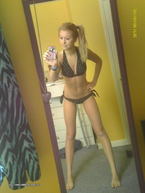 10P Blonde teen chick modeling bikinis while self-shooting