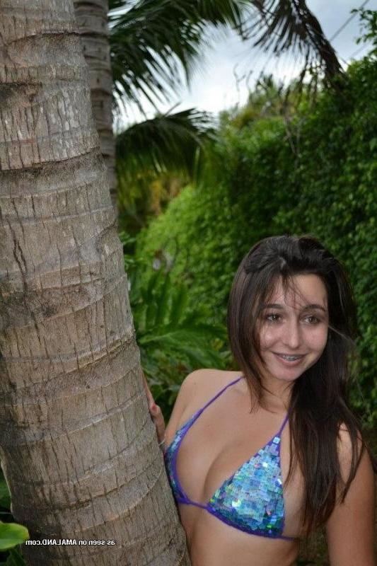 14P Amateur non-nude girlfriends posing in bikinis and lingerie