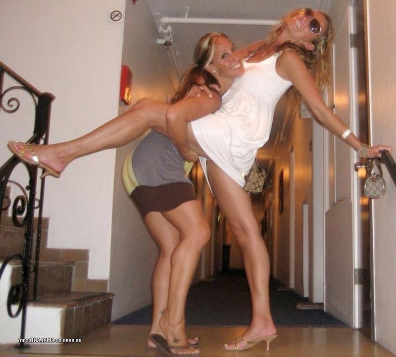 10P Gallery of hot non-nude party girls posing