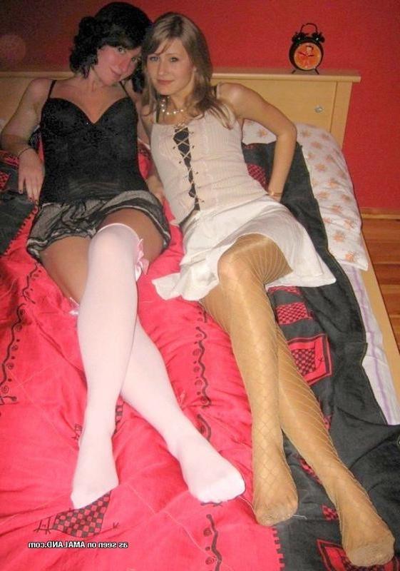 10P Gallery of hot non-nude party girls posing