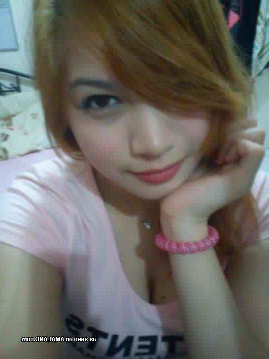 10P Selection of hot non-nude babes posing at home