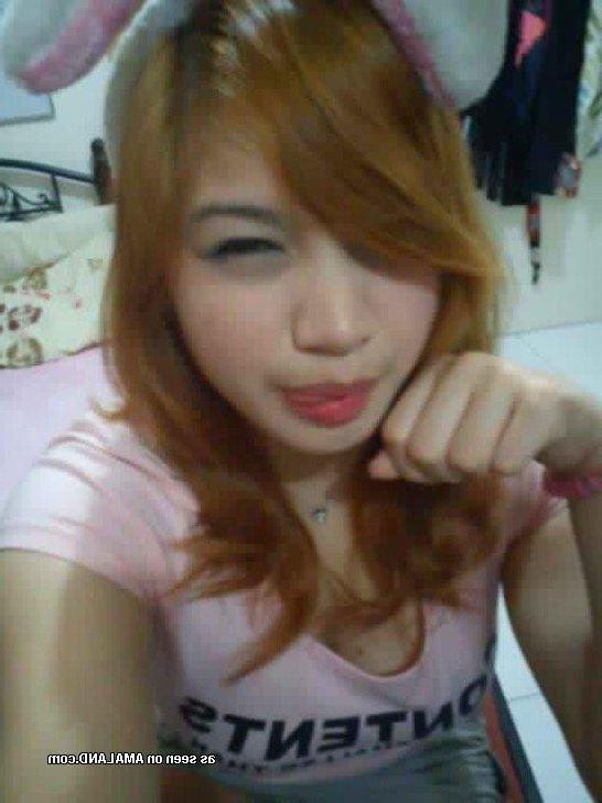 10P Selection of hot non-nude babes posing at home