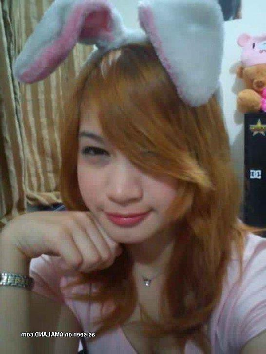 10P Selection of hot non-nude babes posing at home