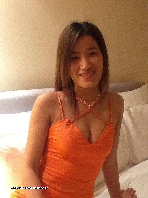 10P Selection of hot non-nude babes posing at home