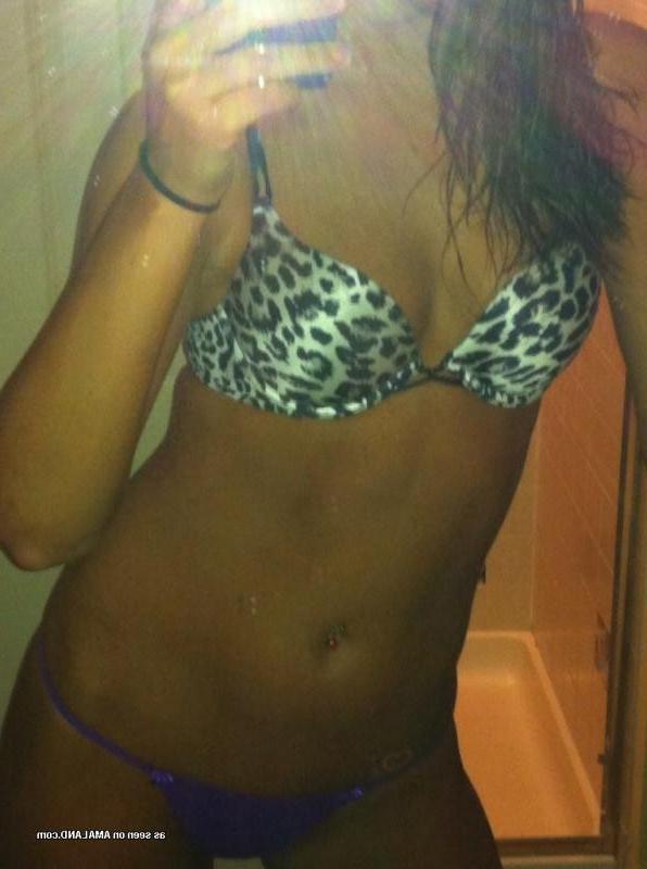 14P Selection of non-nude sexy girlfriends posing for the cam