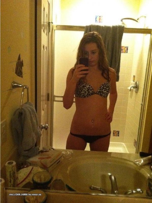 14P Selection of non-nude sexy girlfriends posing for the cam