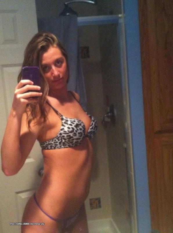 14P Selection of non-nude sexy girlfriends posing for the cam