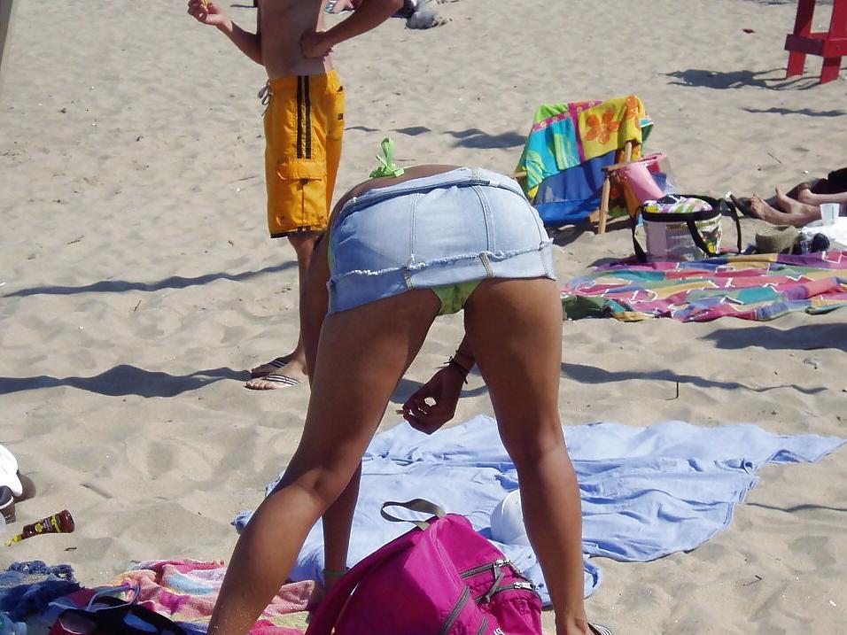 20P Beautiful Upskirt by Voyeur TROC