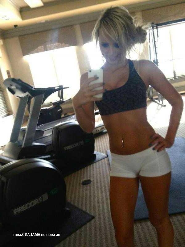 14P Steamy hot sexy kinky amateur non-nude girlfriends
