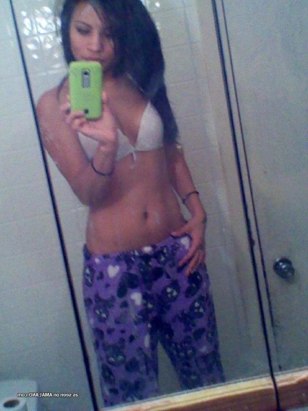 10P Latina honey self-shooting in sexy clothes and lingerie