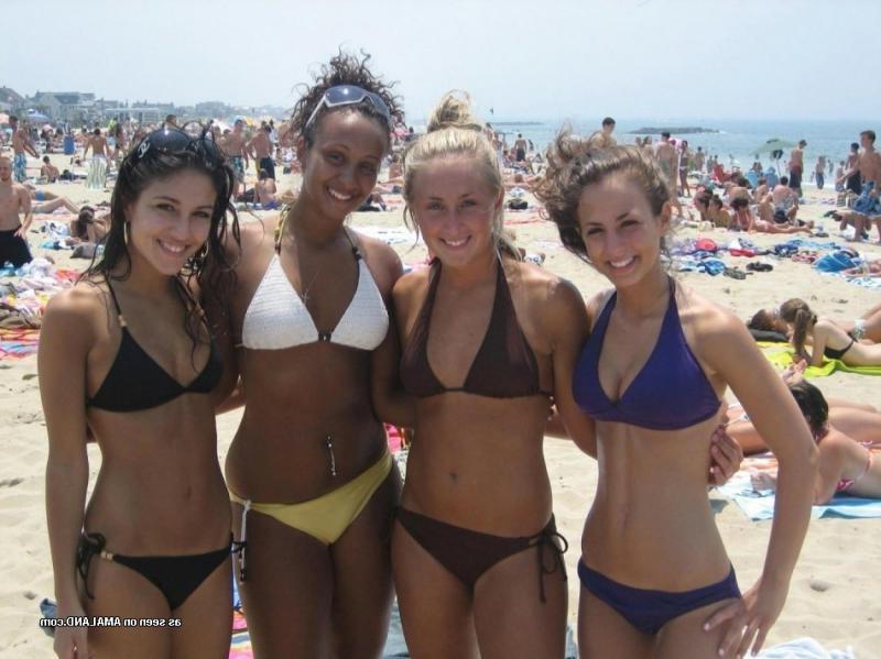 10P Flaming hot sexy bikini babes under the sun