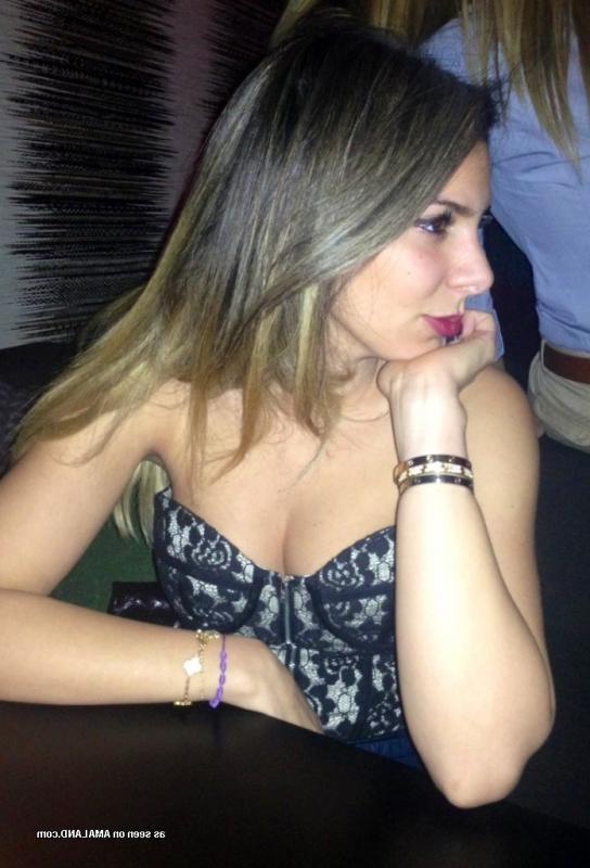 10P Collection of hot amateur girlfriends in sexy poses