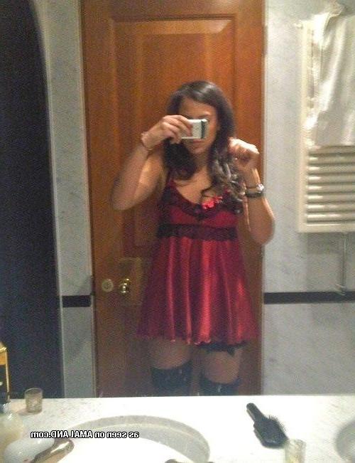 10P Collection of hot amateur girlfriends in sexy poses