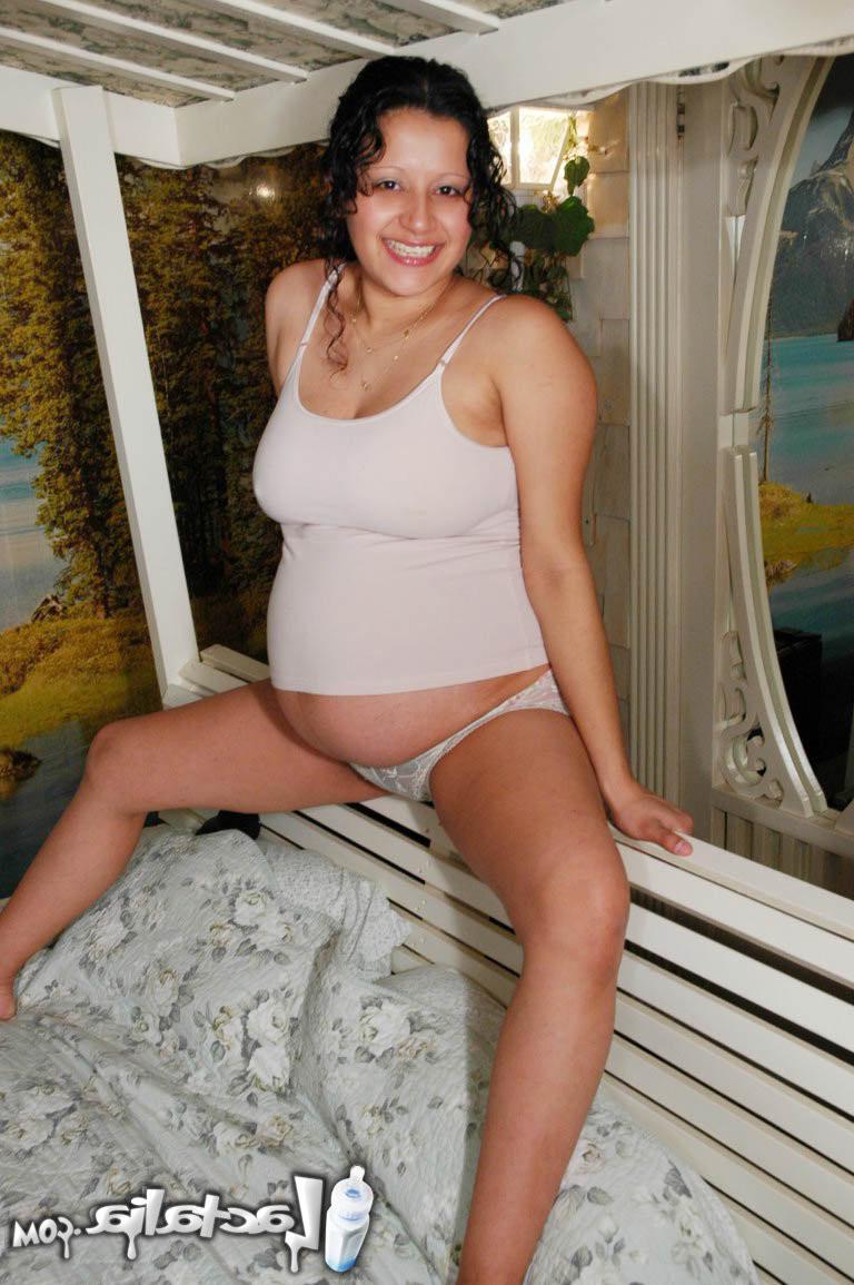 15P Big belly preggo on the bed