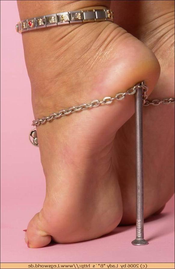 12P Kinky german lady displays her sexy feet