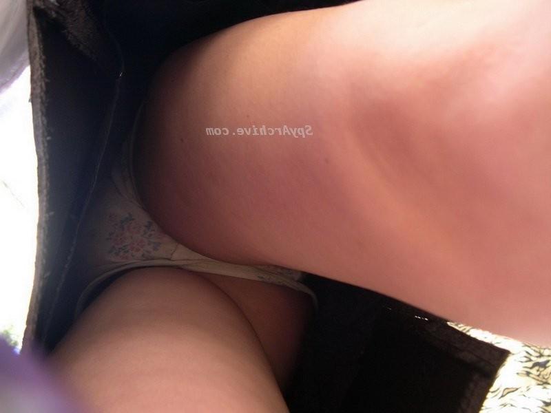 15P Upskirt photos