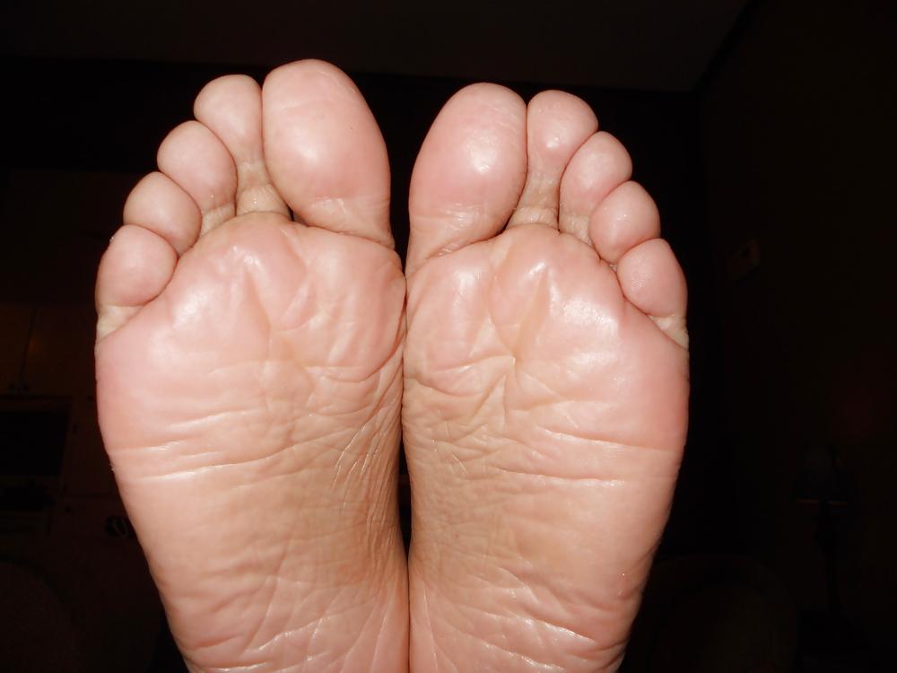 25P Wife feet sole's and toe's and some cool shoes