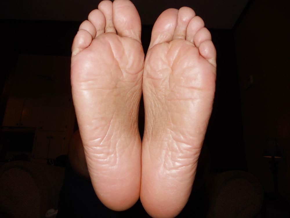 25P Wife feet sole's and toe's and some cool shoes