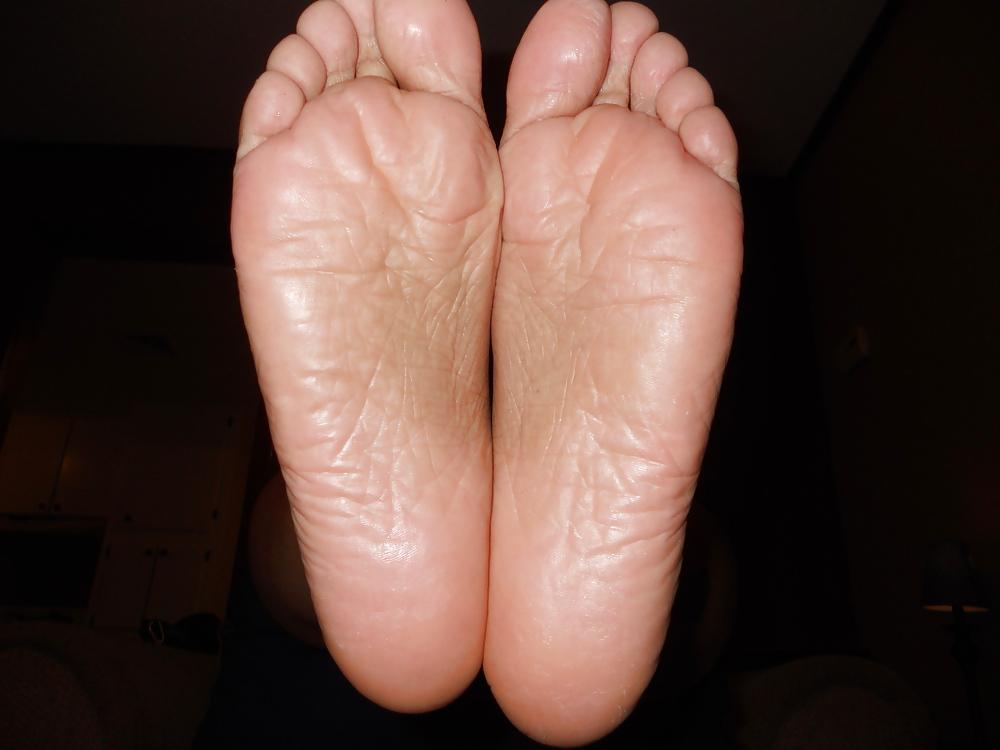 25P Wife feet sole's and toe's and some cool shoes