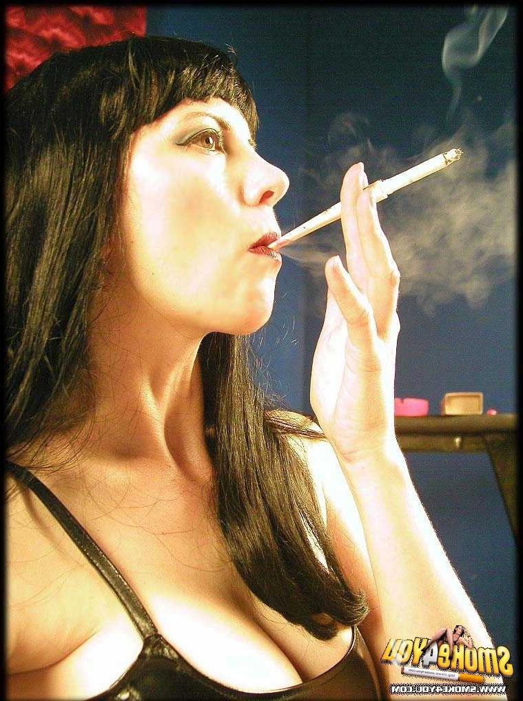 16P Bitch in black minidress get lipstick all over her cigarette