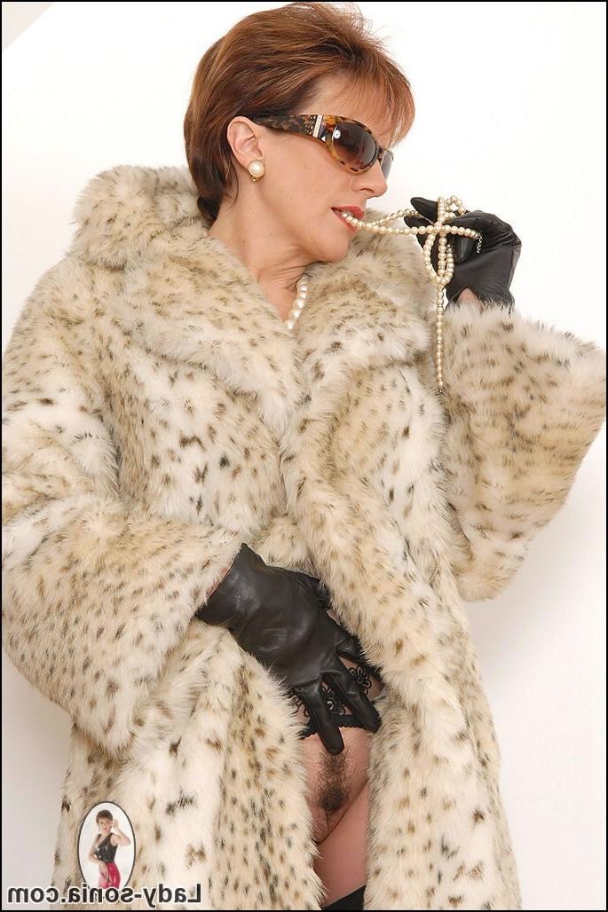 6P Fur Leather Nylons