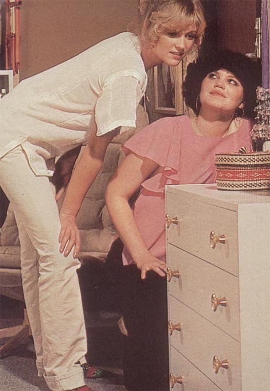 16P Three retro girls pleasing a lucky seventies cock