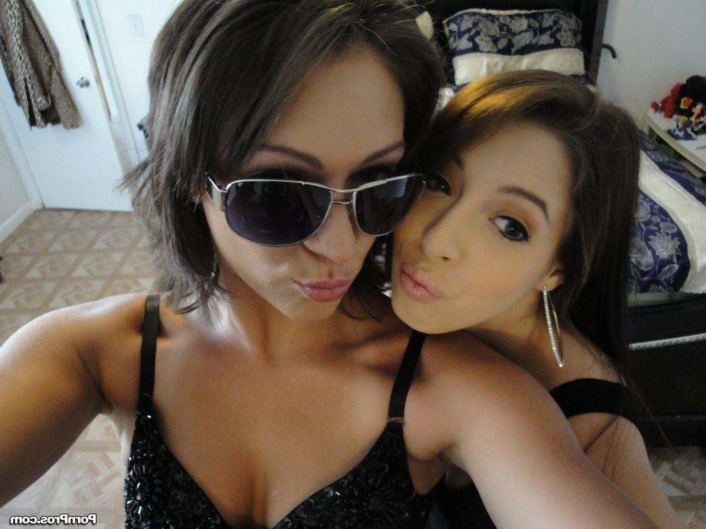 16P Roxy Love does her girlfriend and her lucky dude