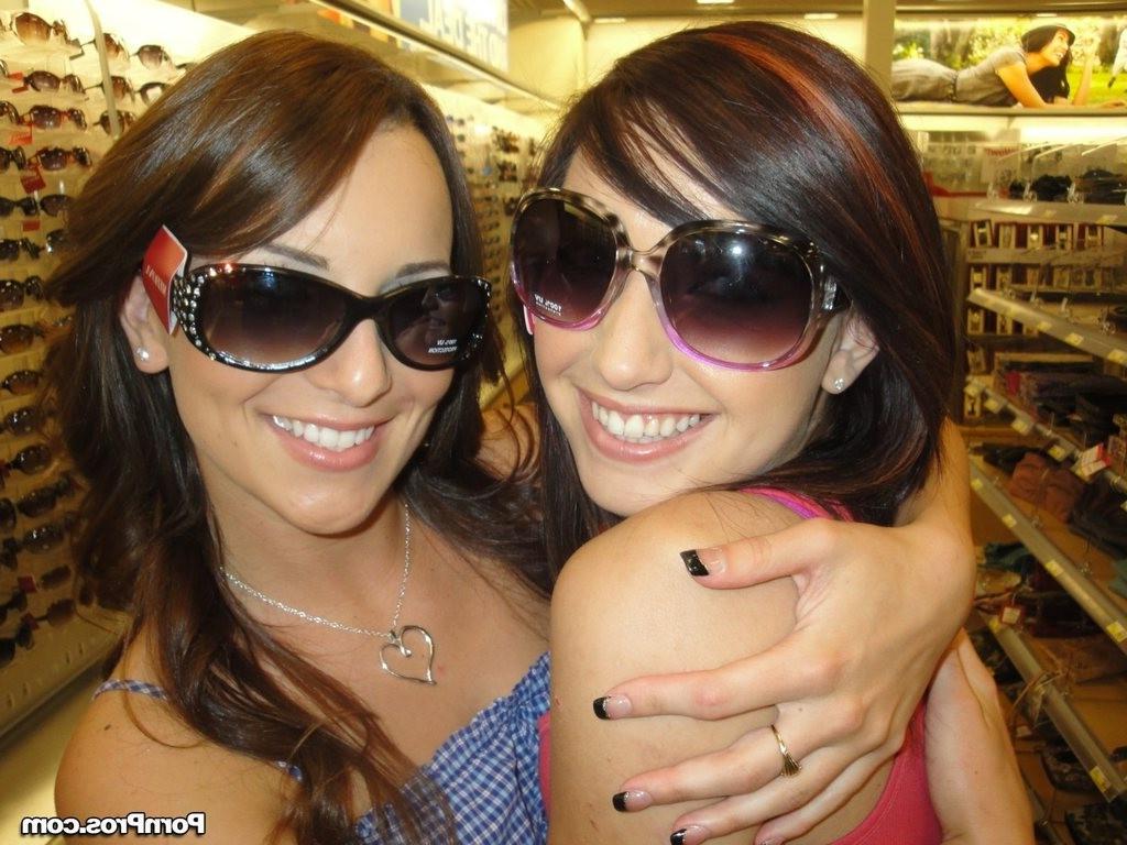 16P Jenna Rose and her kinky girlfriend share a cock