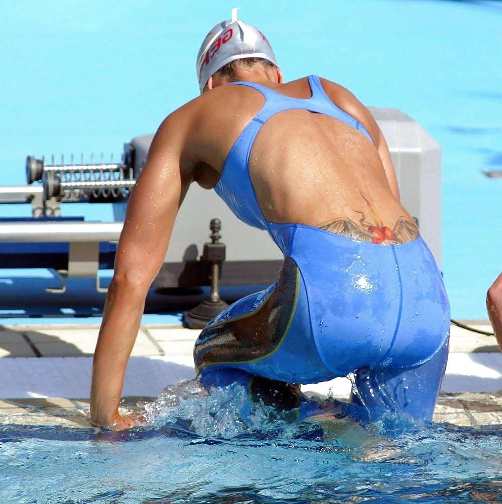 24P Beautiful Swimming Girls 3 by TROC