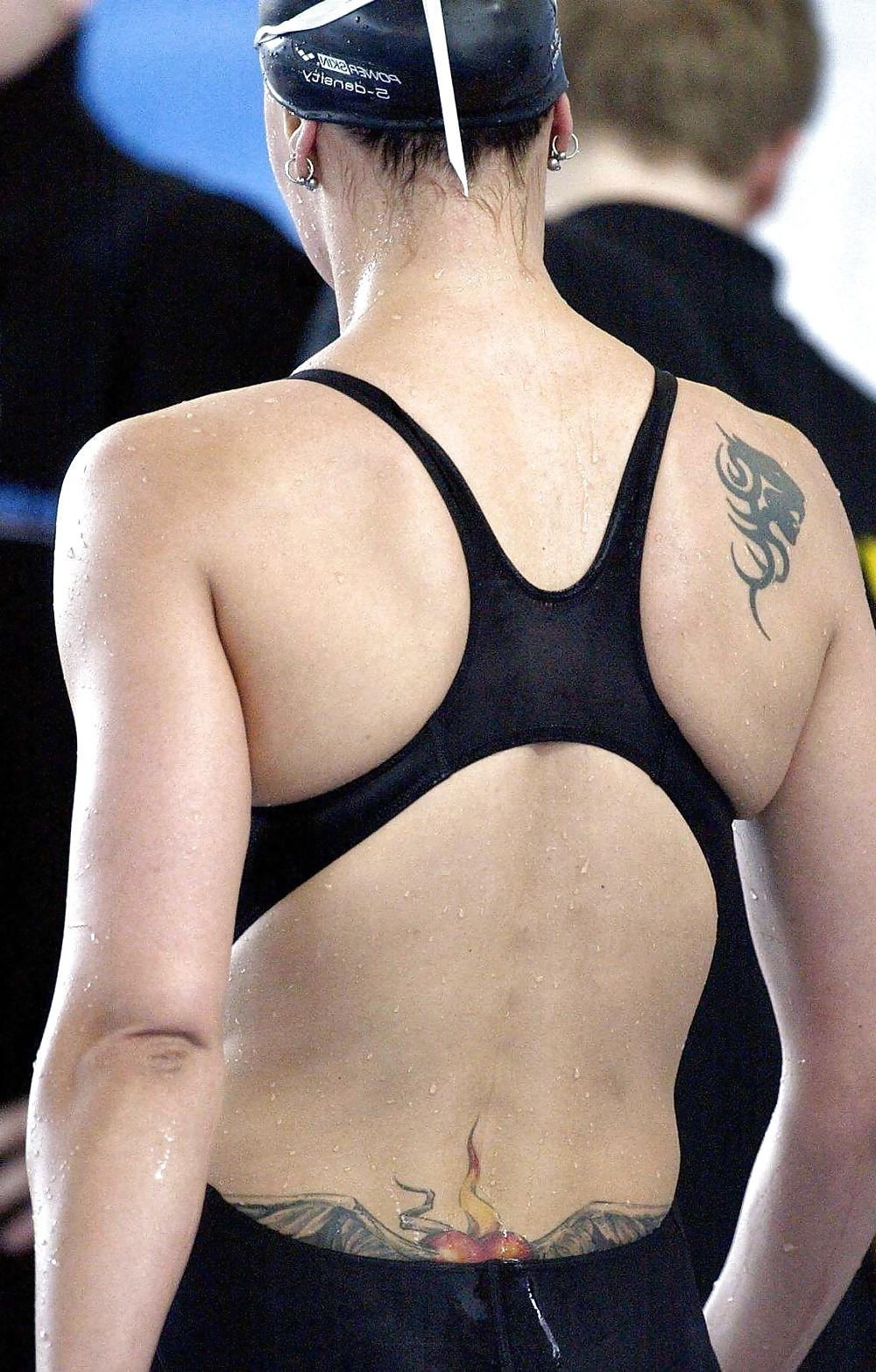 24P Beautiful Swimming Girls 3 by TROC