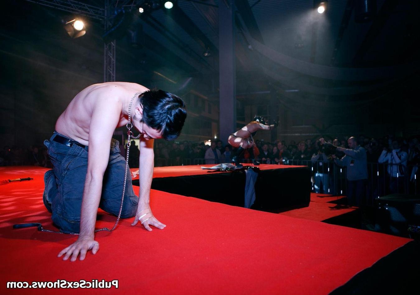 12P Pictures and videos from live sex events all over the world