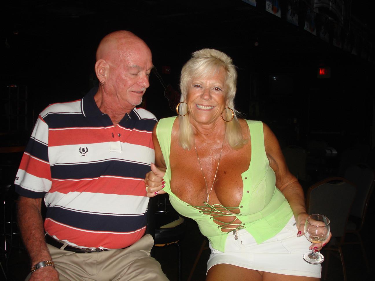 16P REAL TAMPA SWINGERS - AMAZING SWINGER ORGIES