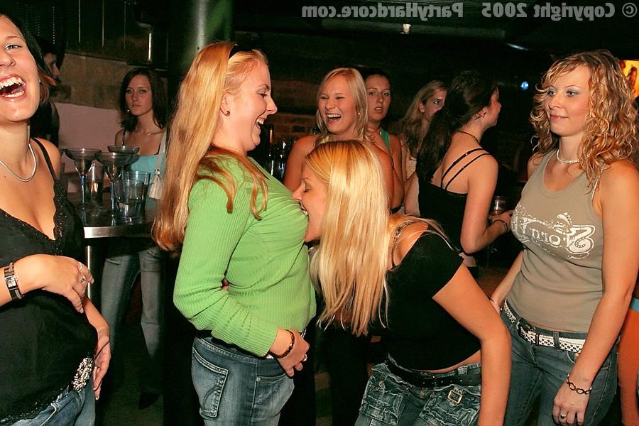 16P :: PARTY HARDCORE :: Hot bodied stripper seducing drunken girls on the party