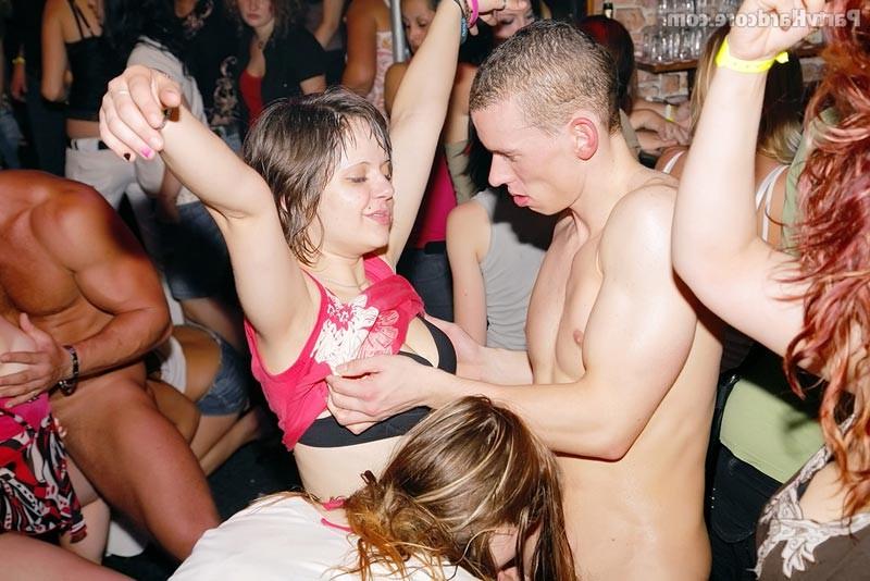 15P Horny amateur babes fucking hard at hardcore party