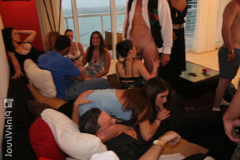 17P Hardcore group fuck sex with hot babes drilling hard dicks