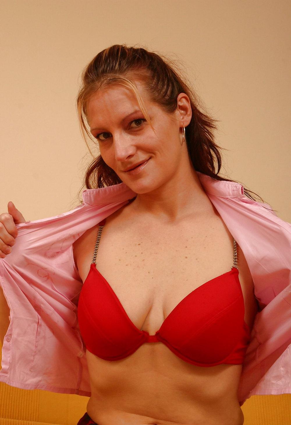 25P AMATEUR HOUSEWIFE C5M