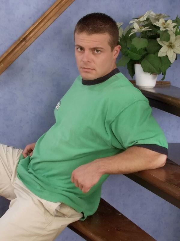12P Paul undressing and flexing in his dorm