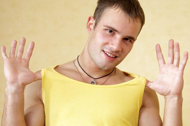 16P Nick Jerks His Massive Cock In His Hotel