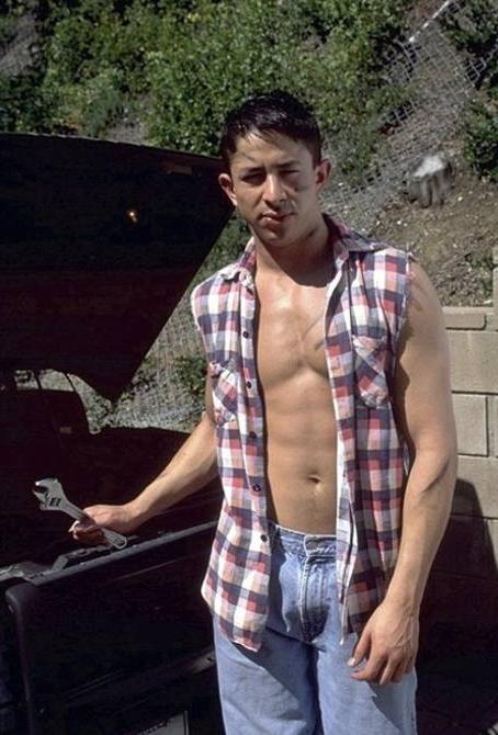 20P Huge cock studs enjoy sucking, rimming and screwing near a car