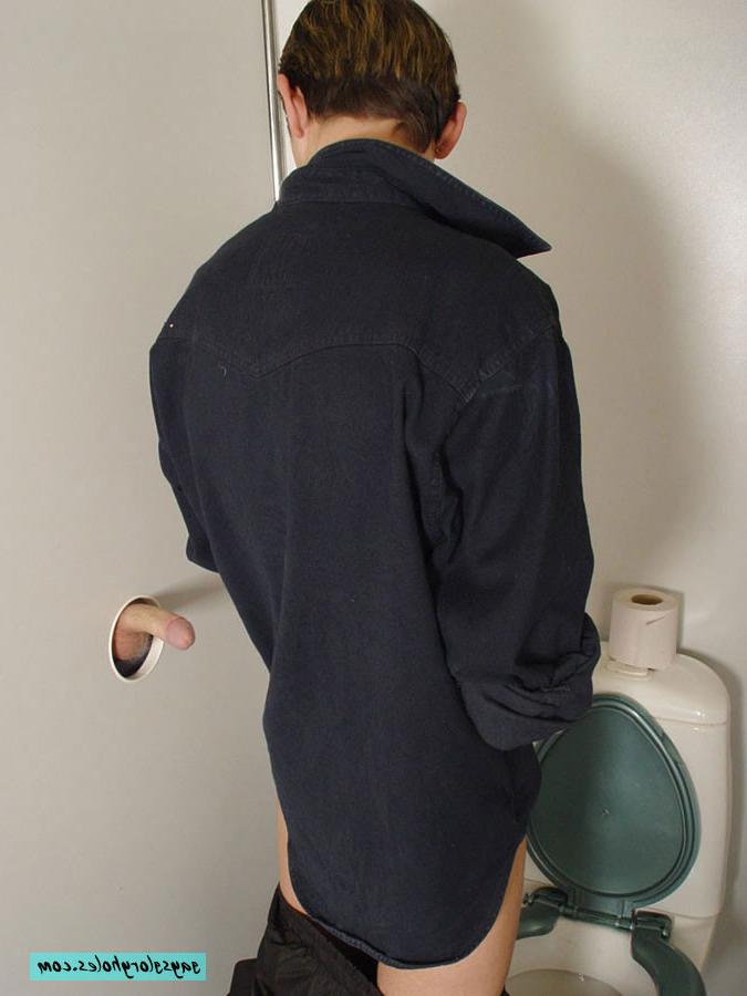 15P Hot gay sucking and fucking in toilet